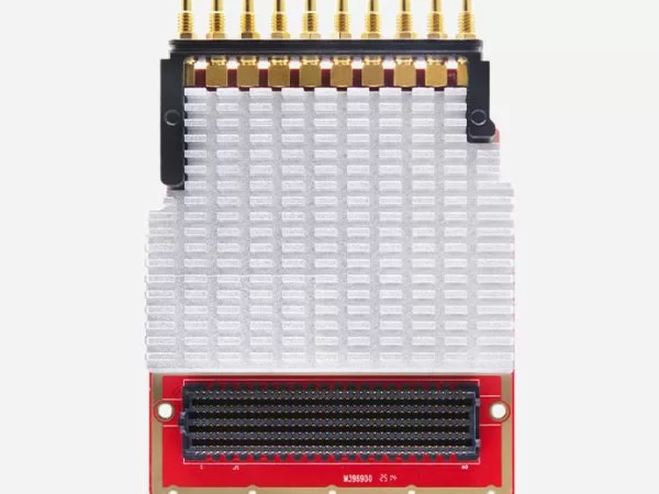 FMC 宽带射频收发子卡 ADRV9025A 核心 4发4收 5G/雷达/ 通信 软件无线电5G通信雷达 FH9600